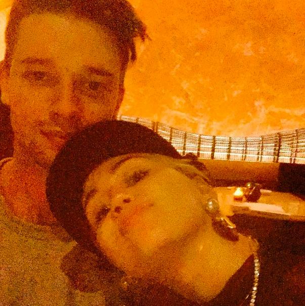 Miley cyrus patrick schwarzenegger valentines day 02