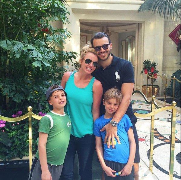 Britney spears charlie ebersol split 00