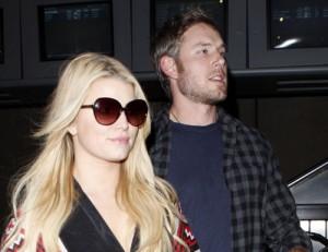 2010__11__Jessica_Simpson_Nov8_main 300×231.jpg