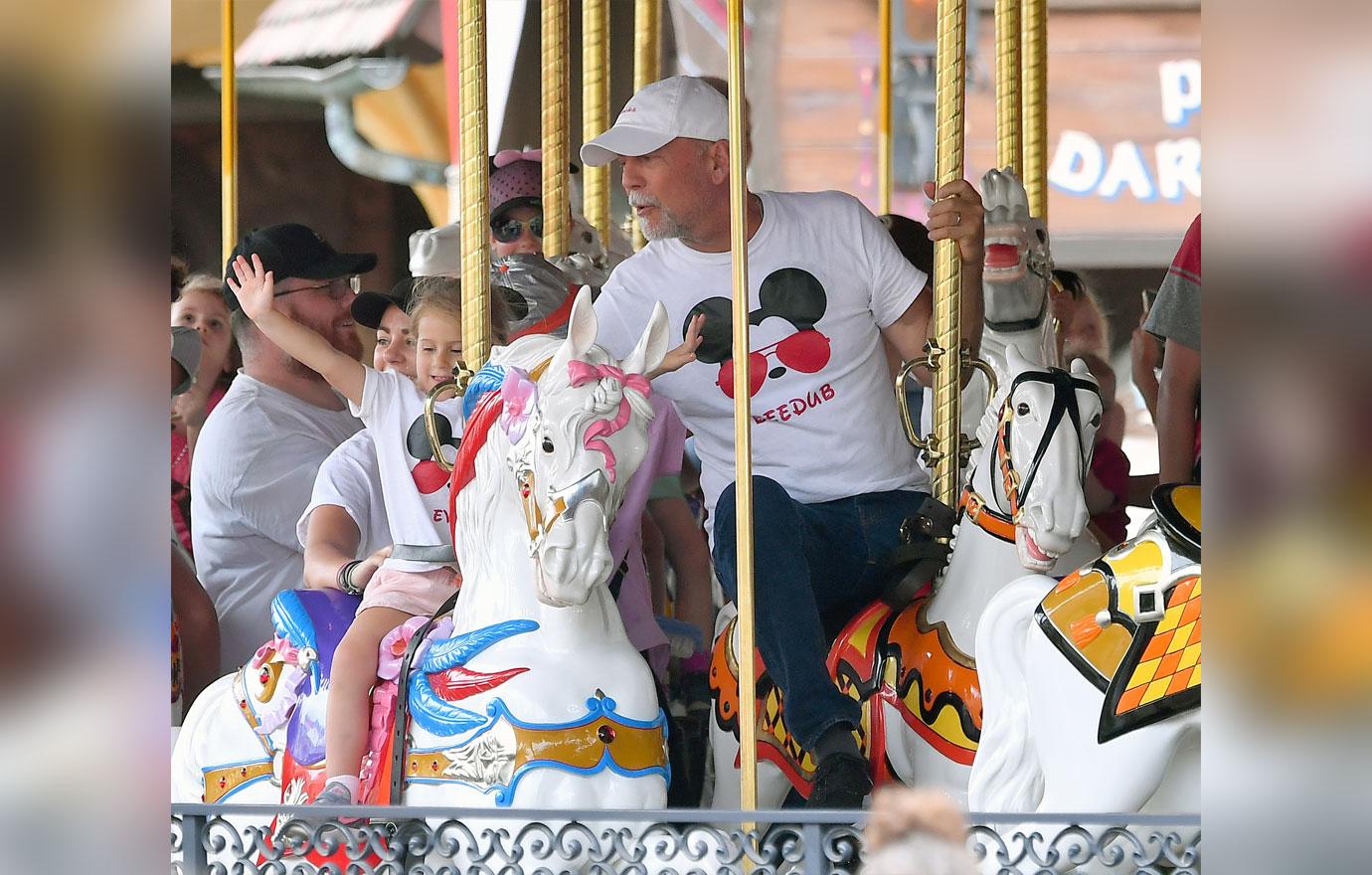 Bruce willis all 5 daughters day at disneyland 5