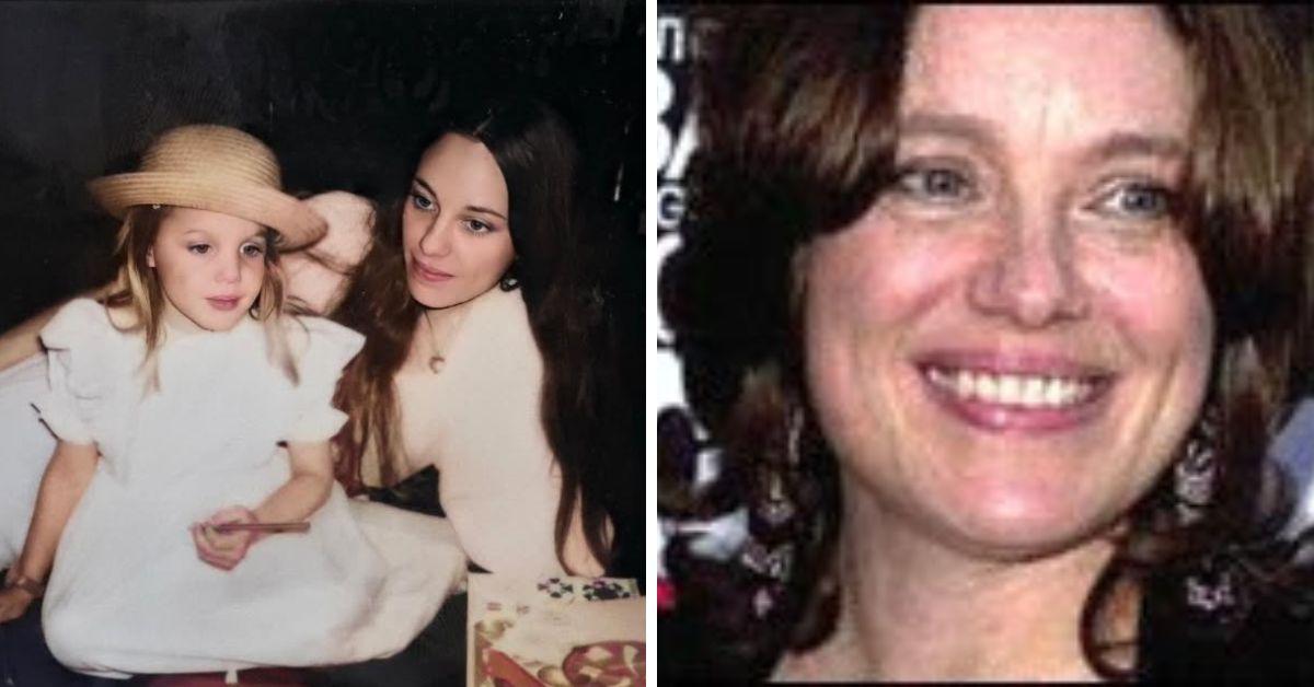 image of Angelina Jolie's mother died in 2007.