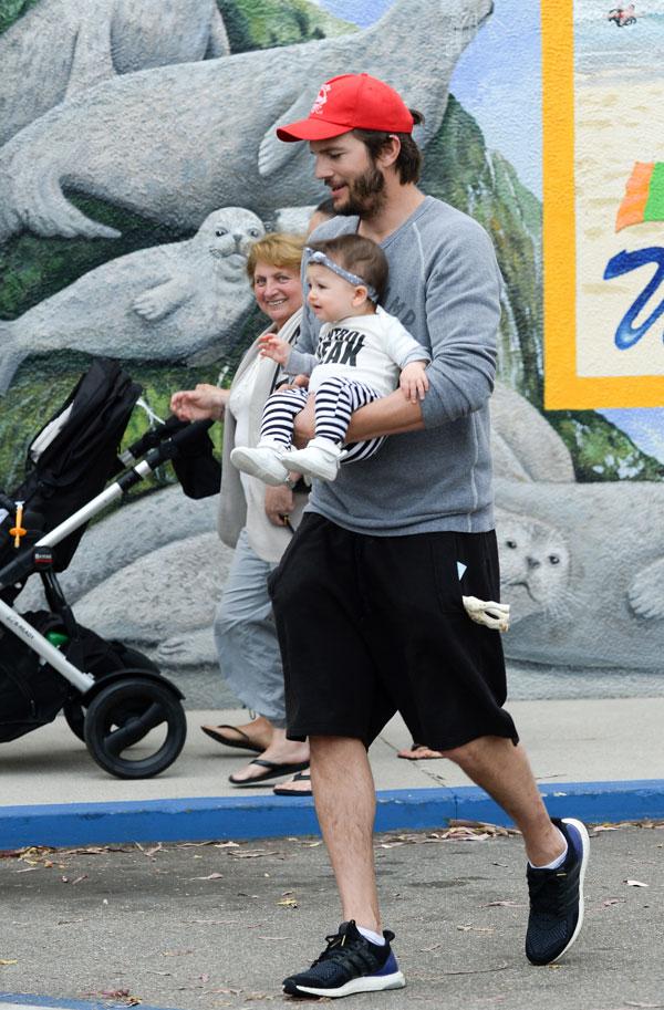 Mila kunis ashton kutcher baby wyatt carpenteria 04