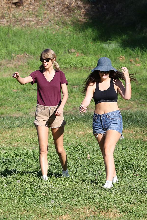 Taylor swift lorde hike los angeles​ 14