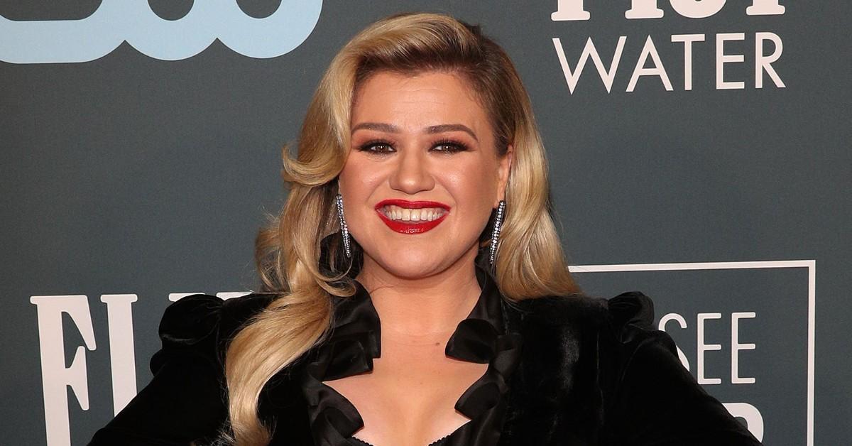 kelly clarkson list encino home sale divorce brandon blackstock