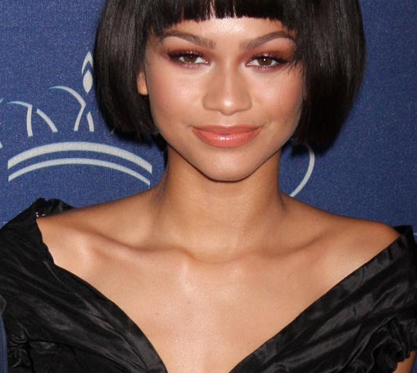 New Hair? Zendaya Debuts a Bold Bob on the Red Carpet