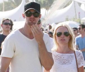 2011__08__Alexander Skarsgaar Kate Bosworth Aug30newsbt 300&#215;254.jpg