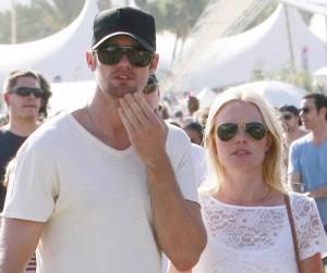 2011__08__Alexander Skarsgaar Kate Bosworth Aug30newsbt 300×254.jpg
