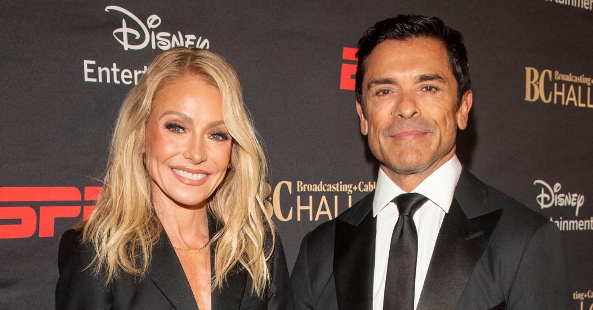 Photo of Kelly Ripa and Mark Consuelos.