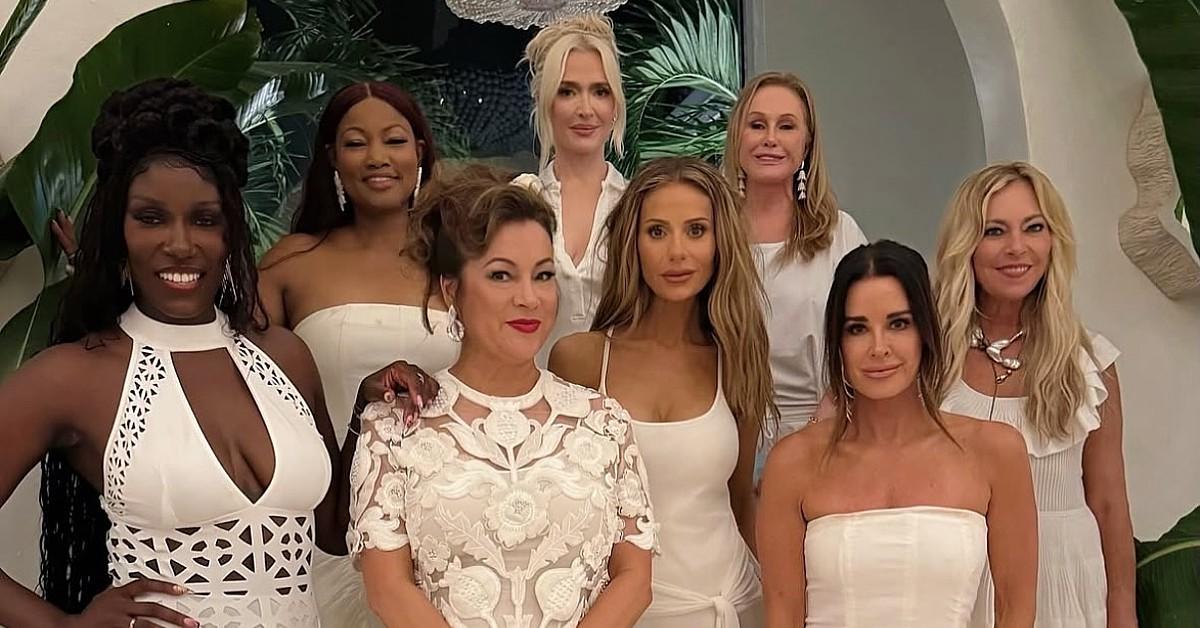 Photo of Kathy Hilton and other Housewives. 