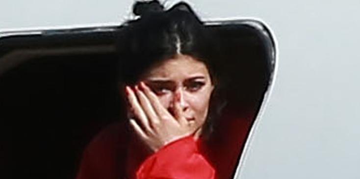 The Kardashian Family Catches A Private Jet Out Of Town