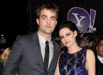 Robert pattinson kristen stewart nov15neb.jpg