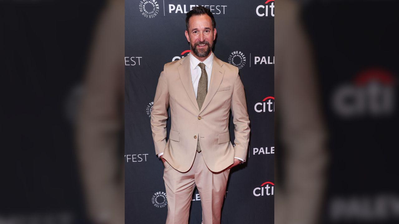 Photo of Noah Wyle won Sexiest Man Alive.