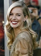 2009__12__sienna 167×225.jpg