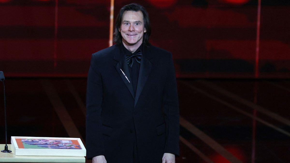 Photo of The rumors were shut down, with Gregory Caulier claiming he helped Jim Carrey with his speech for months.