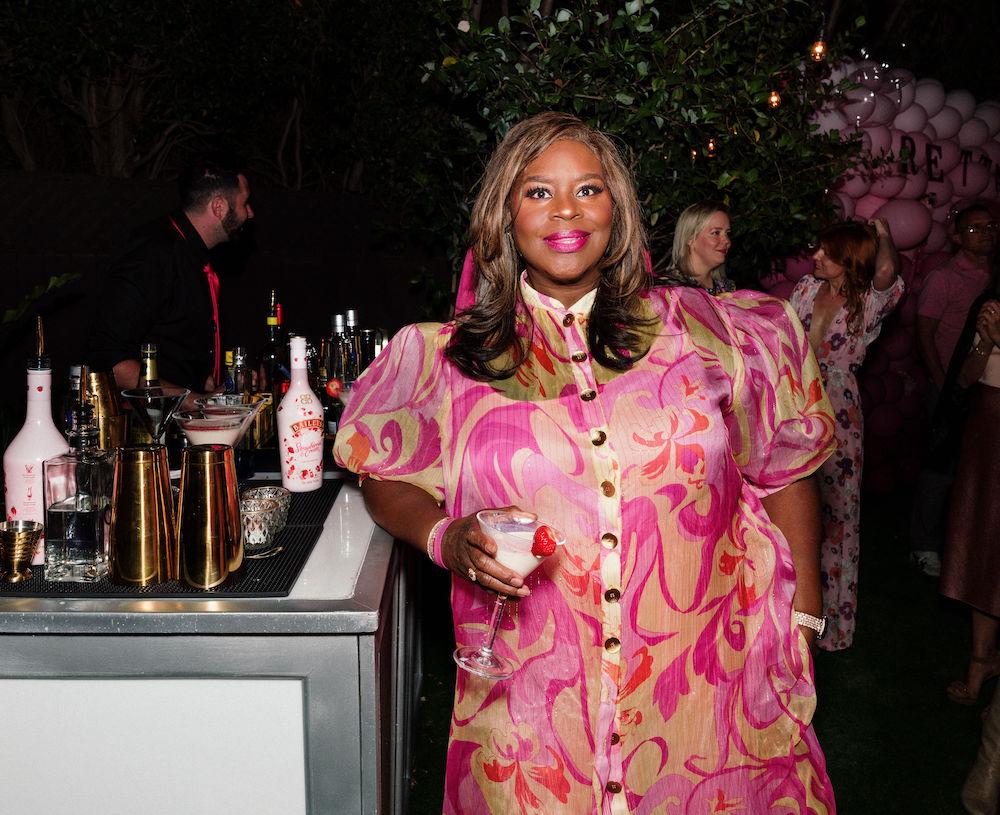 retta treated herself to a baileys pink martini to kick off her birthday celebrations as she hosted her annual pink party in los angeles this weekend