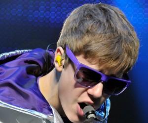 2011__03__Justin_Bieber_March8news 300×283.jpg