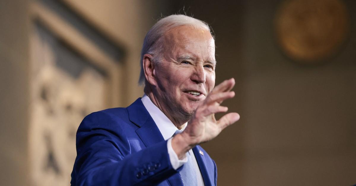 Joe Sign Joe Biden Ends Speech With Confusing Sign Off: 'God Save The Queen'