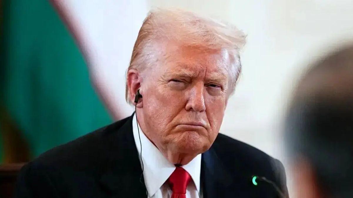 Photo of Donald Trump couldn't think of the term 'Alzheimer's' while boasting about his heatlh. 