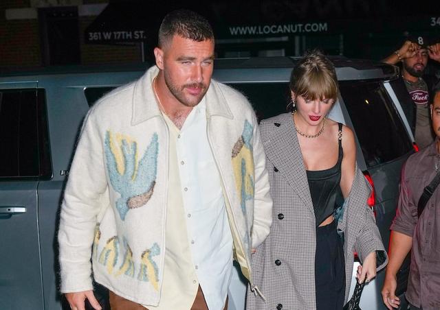 Taylor Swift Fans Convinced She Left Hickey On Travis Kelce's Neck