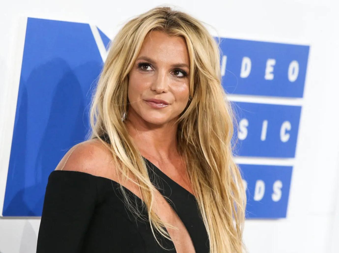 Britney Spears Gushes Over Tate McRae During Shocking New Interview