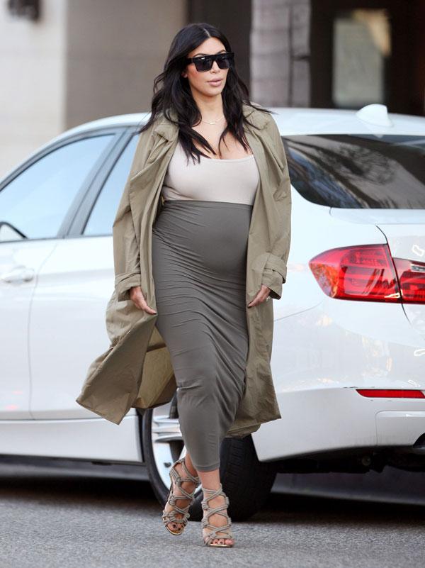 Kim kardashian naked pregnant nude baby bump 03