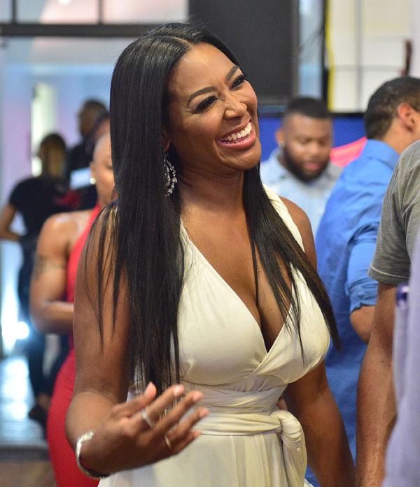 Kenya moore responds curse out producers 01