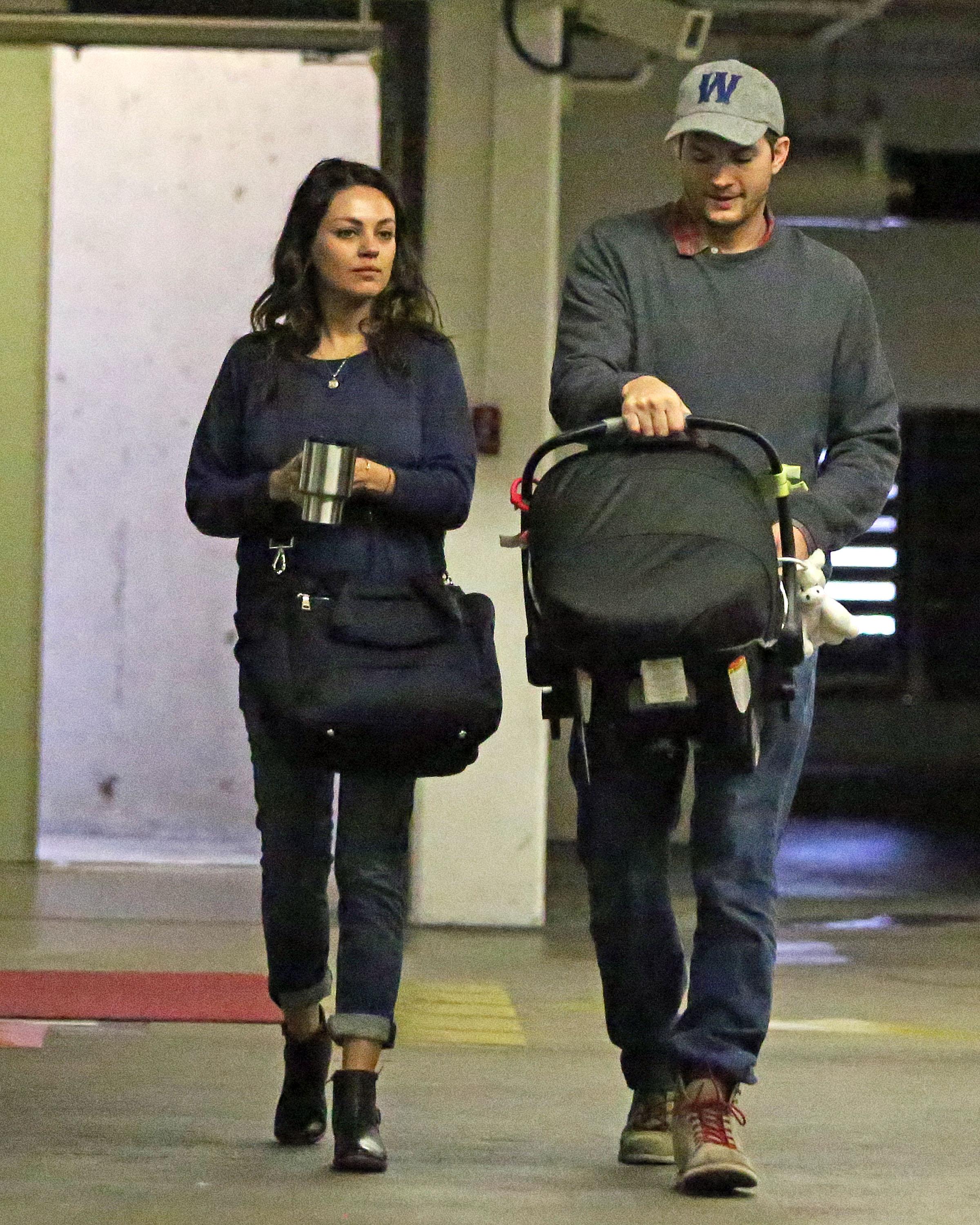 EXCLUSIVE: INF &#8211; Mila Kunis and Ashton Kutcher with daughter Wyatt Isabelle Kutcher