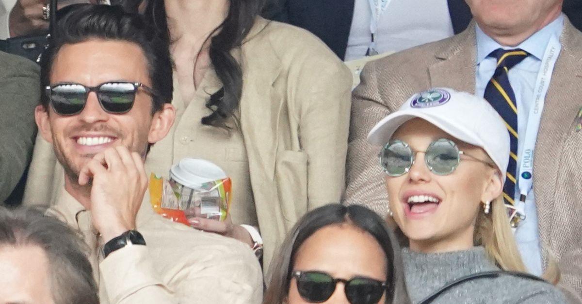 Image of Jonathan Bailey and Ariana Grande star together in 'Wicked.'