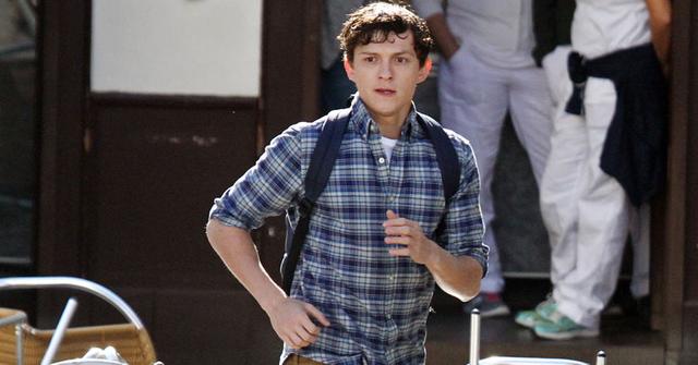 Tom holland veni post pic