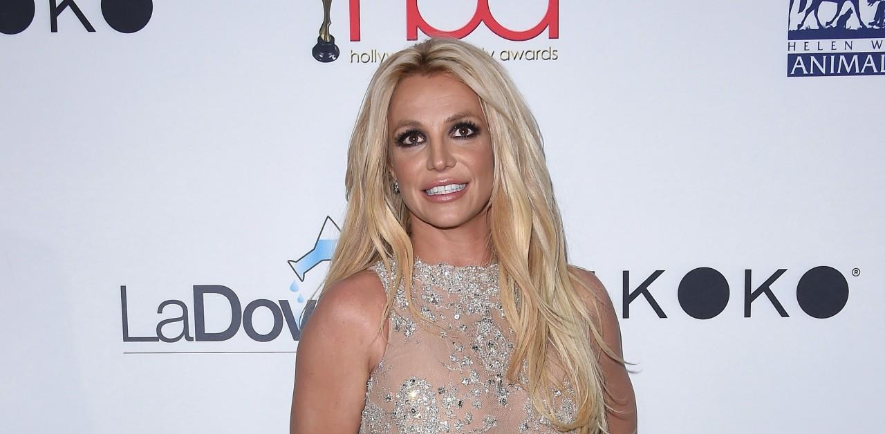 Britney Spears Fans Voice Concern After She Mimics Choking Herself pic picture picture