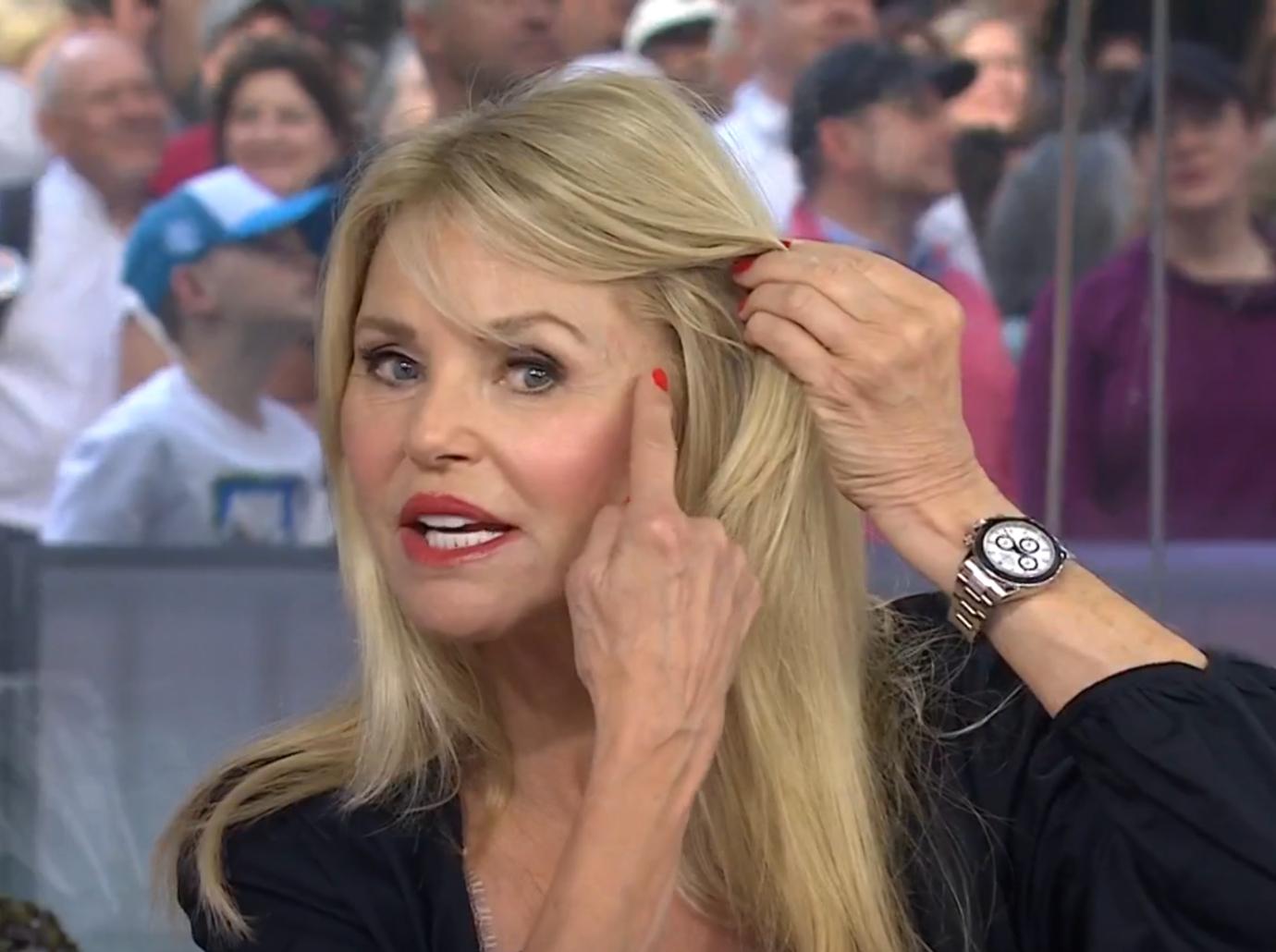 Christie Brinkley Reveals How She Learned Of Skin Cancer Diagnosis(02)