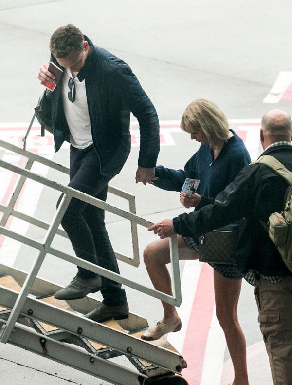 taylor swift tom hiddleston sydney australia holding hands