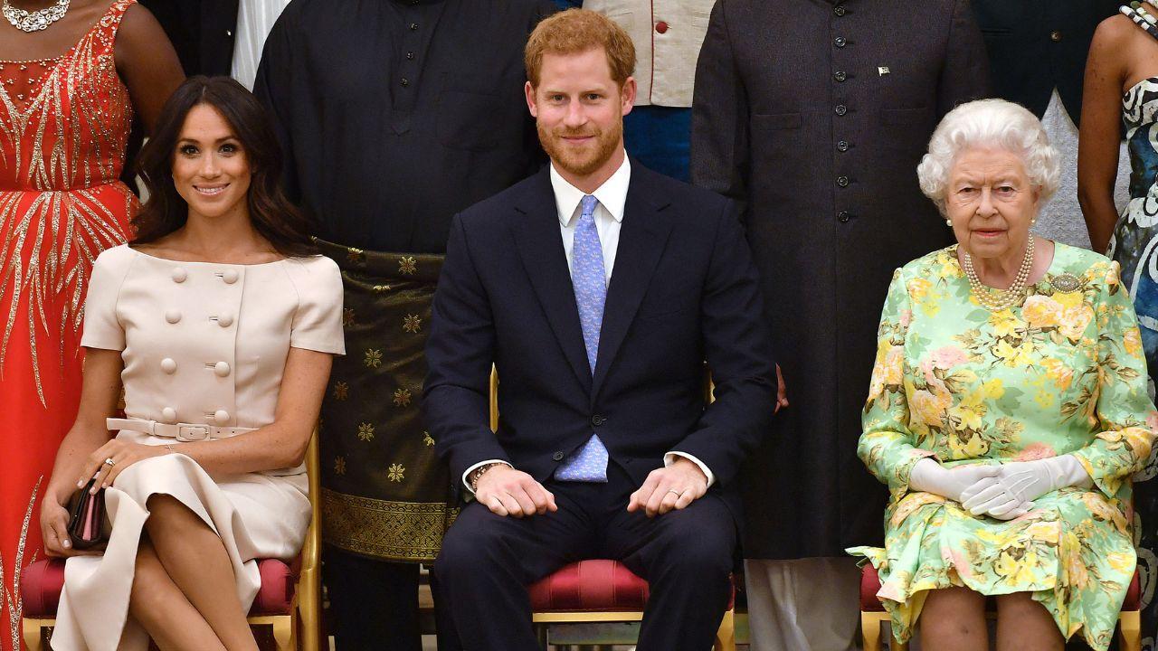 image of royal family
