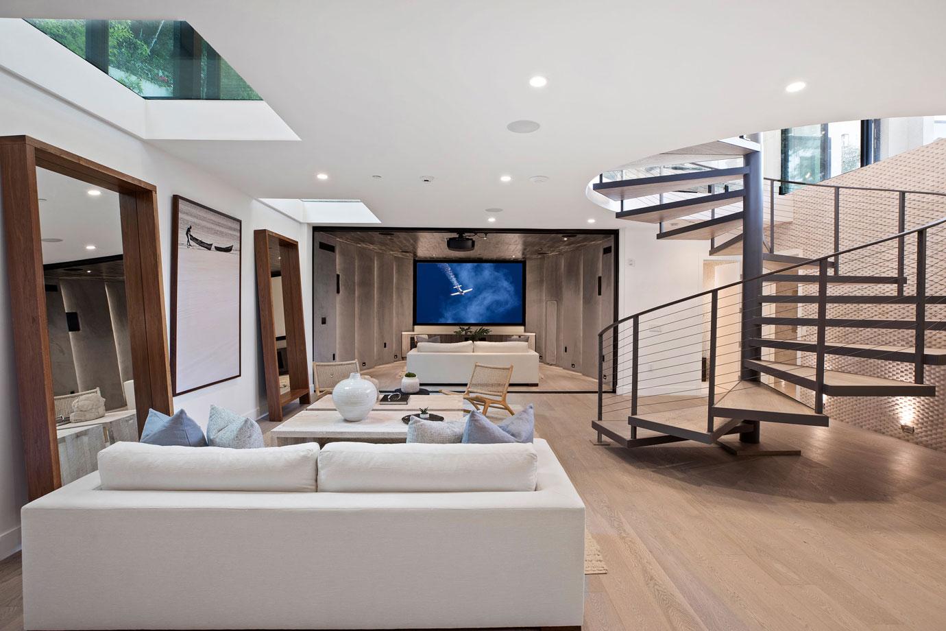 brooklyn beckham and nicola peltz new mansion in beverly hills