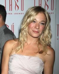 2010__11__wenn5537128 200×300.jpg