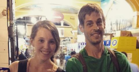 Jill duggar husband derick dillard attacks fans twitter hero