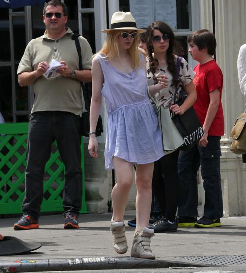 Dakota fanning april16 008_ _1.jpg