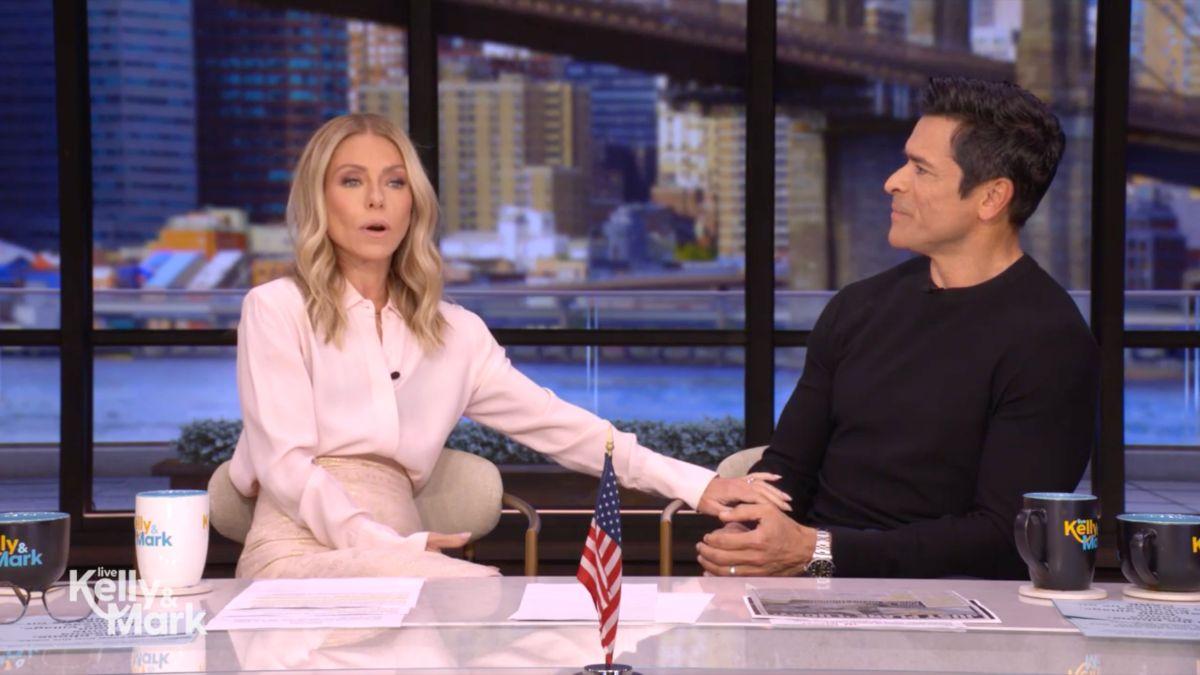 Image of Kelly Ripa said she 'rabbit holed' herself after trying to stay calm and fall back asleep.