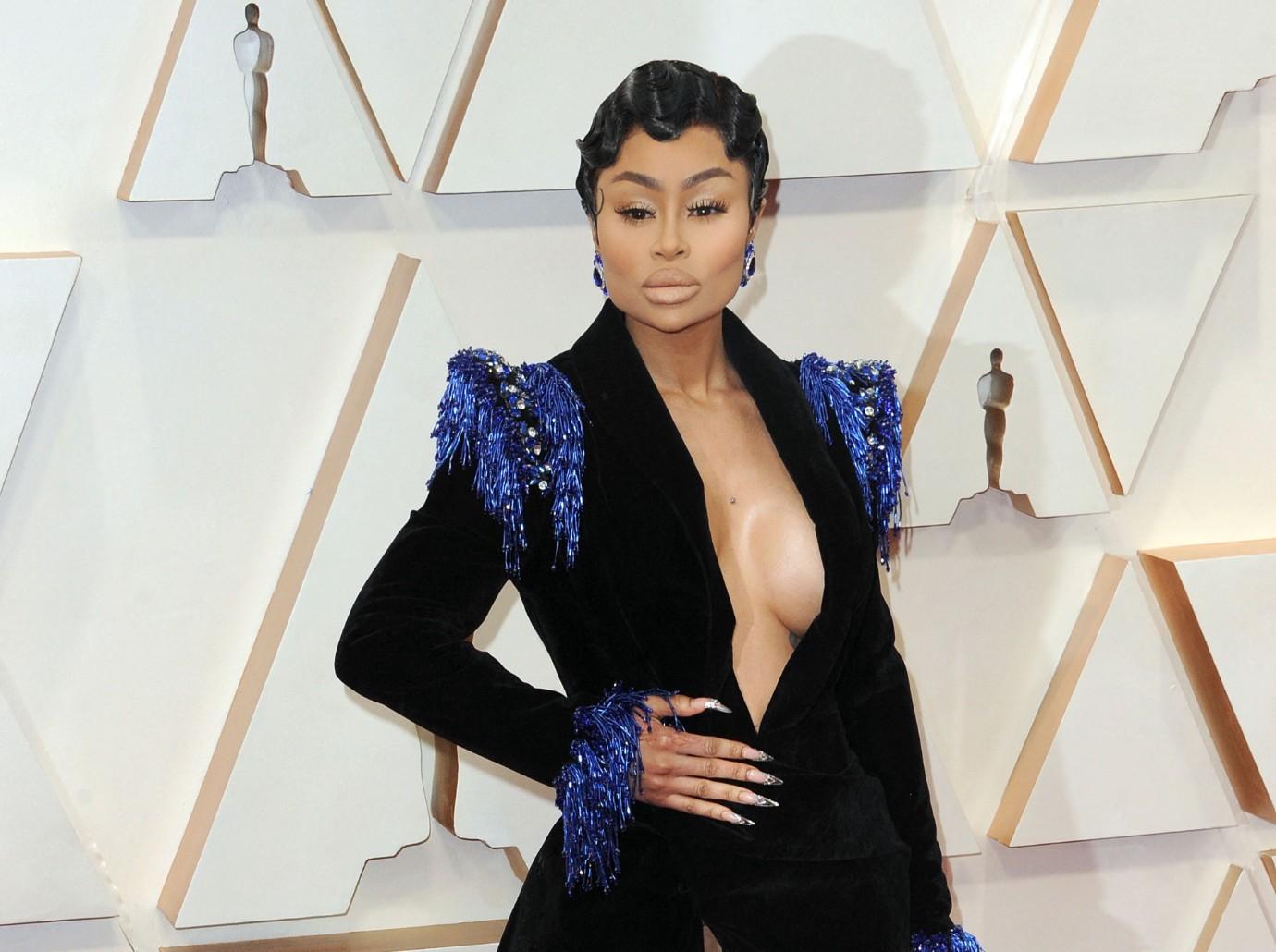 Blac Chyna and Amber Rose demonstrate cleavage enhancing black bra on  Instagram