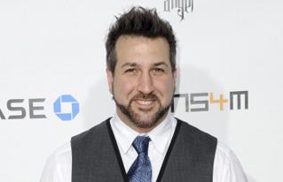 Joey fatone teaser_319x206.jpg