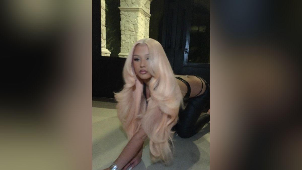 Image of Alabama Barker is the daughter of famous drummer Travis Barker.