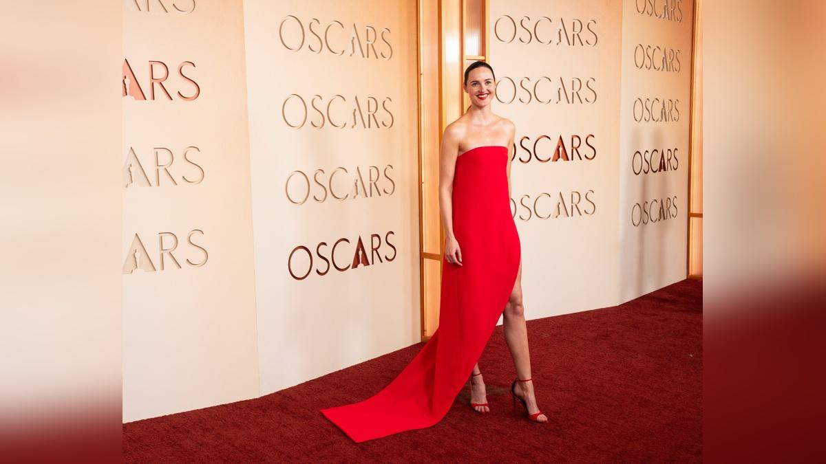 resizedoscars red carpet renate reinsve abc