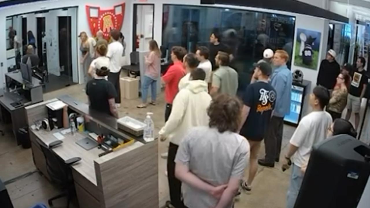 crazy scene barstool world hq dave portnoy violent attack caught video