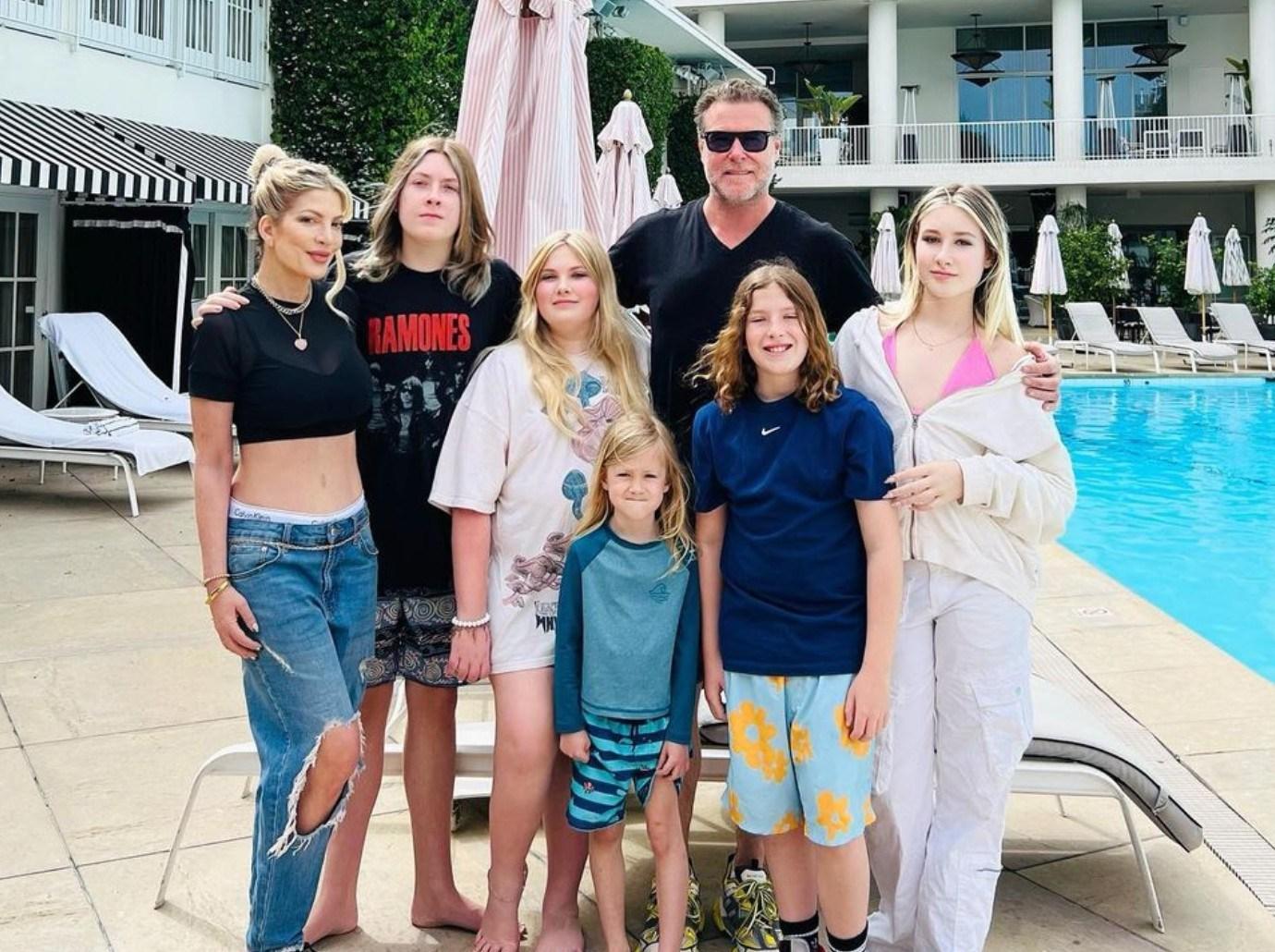 tori spelling desperate ex dean mcdermott stop sharing familys drama