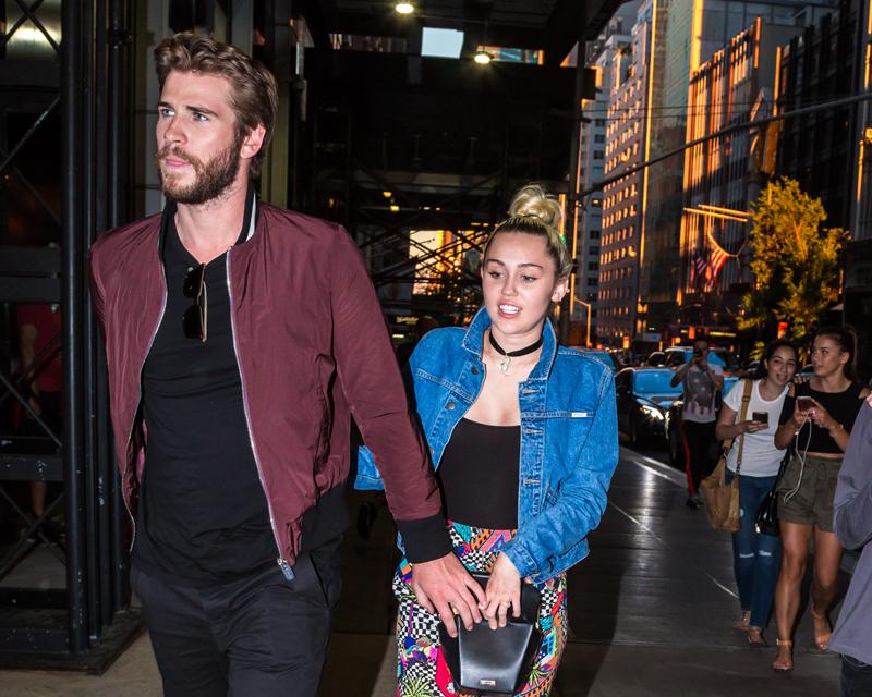 miley cyrus liam hemsworth wedding plans revealed billy ray