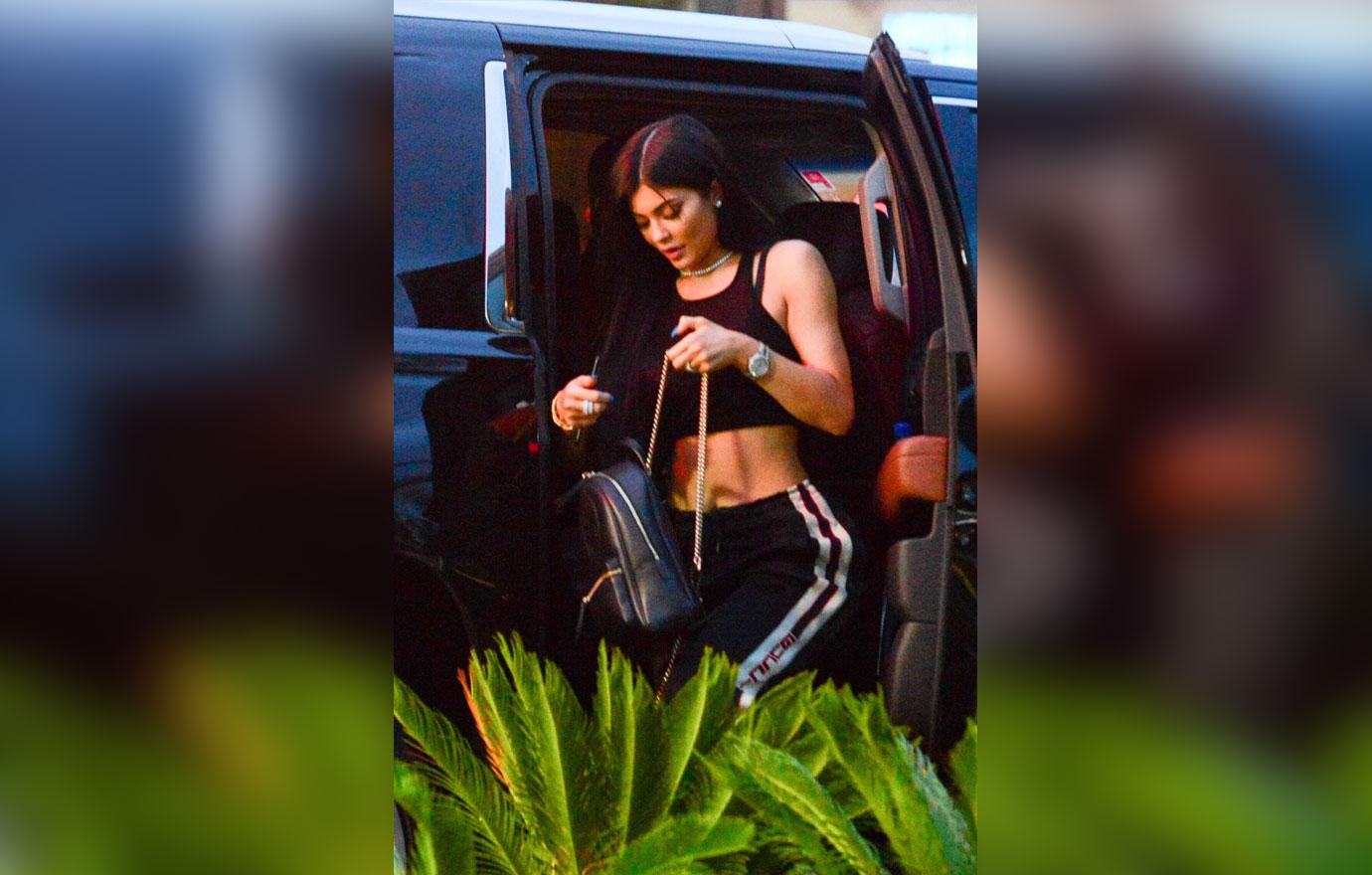 Kylie Jenner Post Baby Diet Weight Loss 02