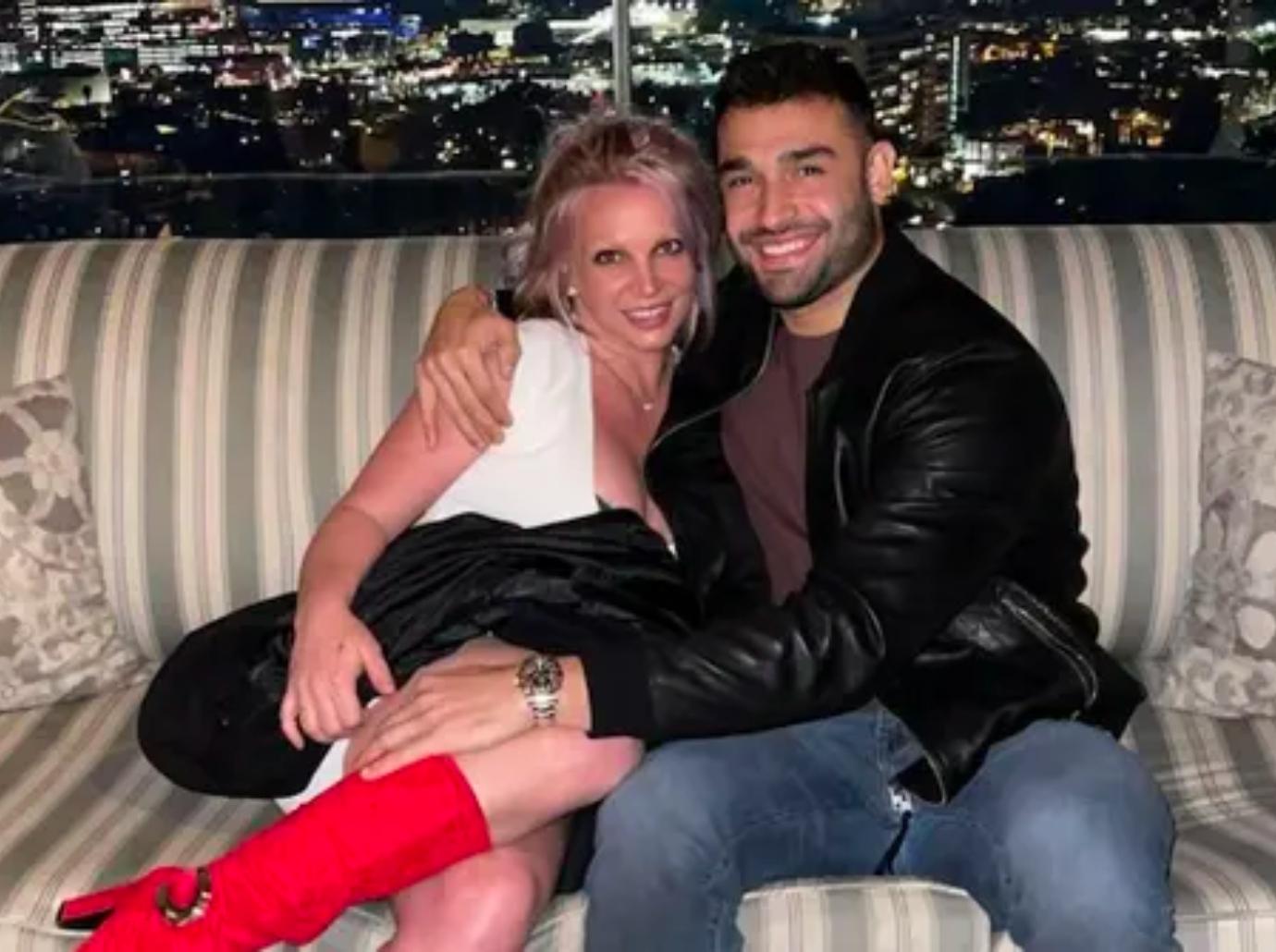 Britney Spears' Ex Sam Asghari 'Flirty' With Women At Fancy VIP Dinner