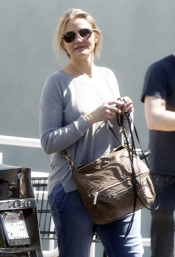 Finally Pregnant? Cameron Diaz Steps Out Covering Possible Baby Bump