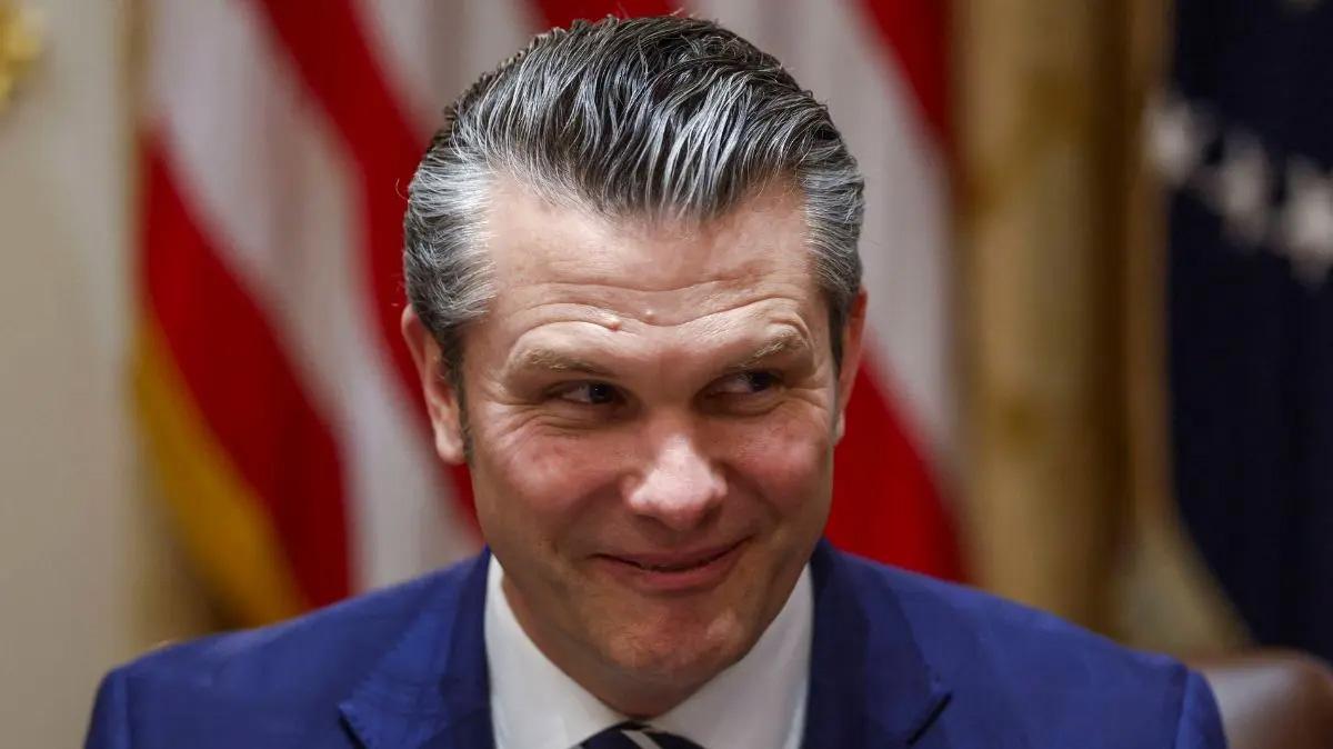 Photo of A Nike trainer called out the politician's experience.