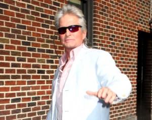 2010__09__Michael_Douglas_Sept1_71m 300×238.jpg